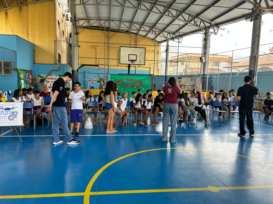 Apresentação na EMEF Prezideu Amorim