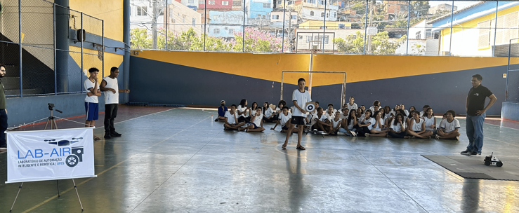 Apresentação na EMEF Ceciliano Abel de Almeida