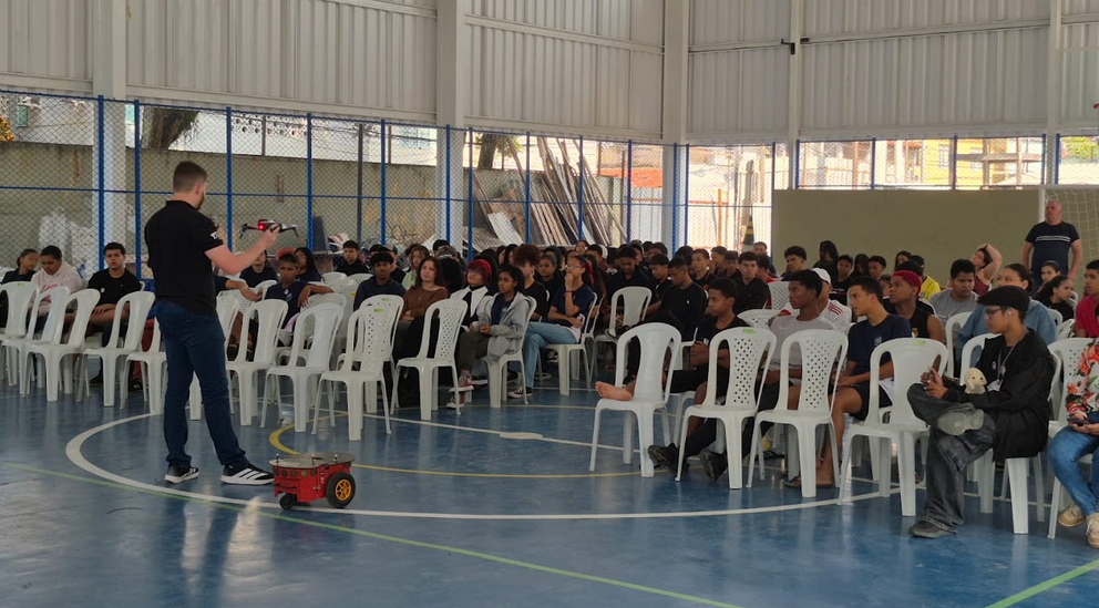 Apresentação na EEEFM Almirante Barroso