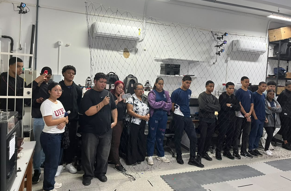 Visita da EEEFM Alzira Ramos