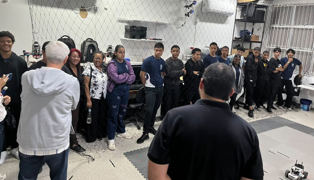 Visita da EEEFM Alzira Ramos